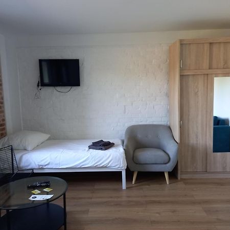 Leon'S Rooms Жари Екстер'єр фото