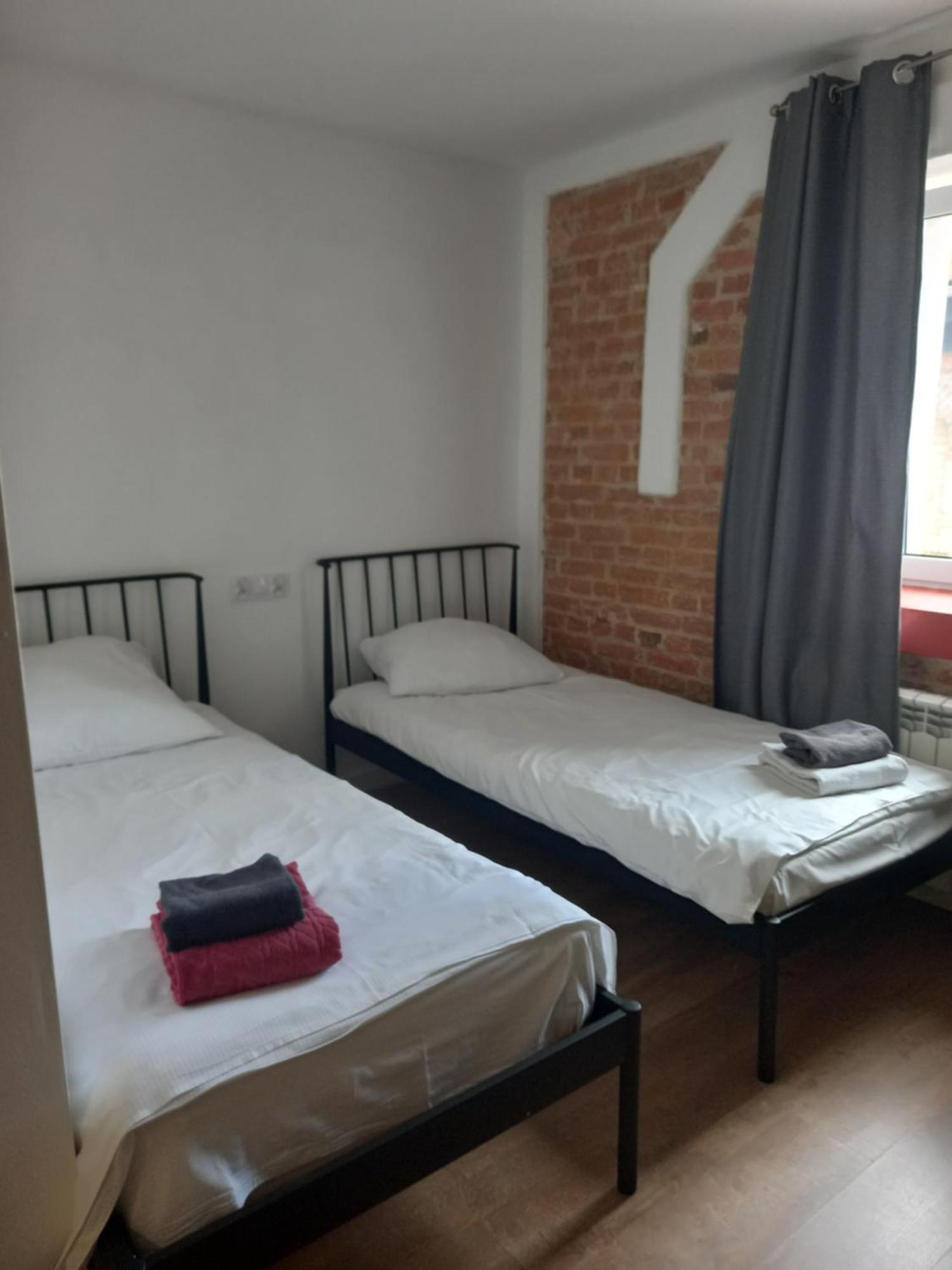 Leon'S Rooms Жари Екстер'єр фото