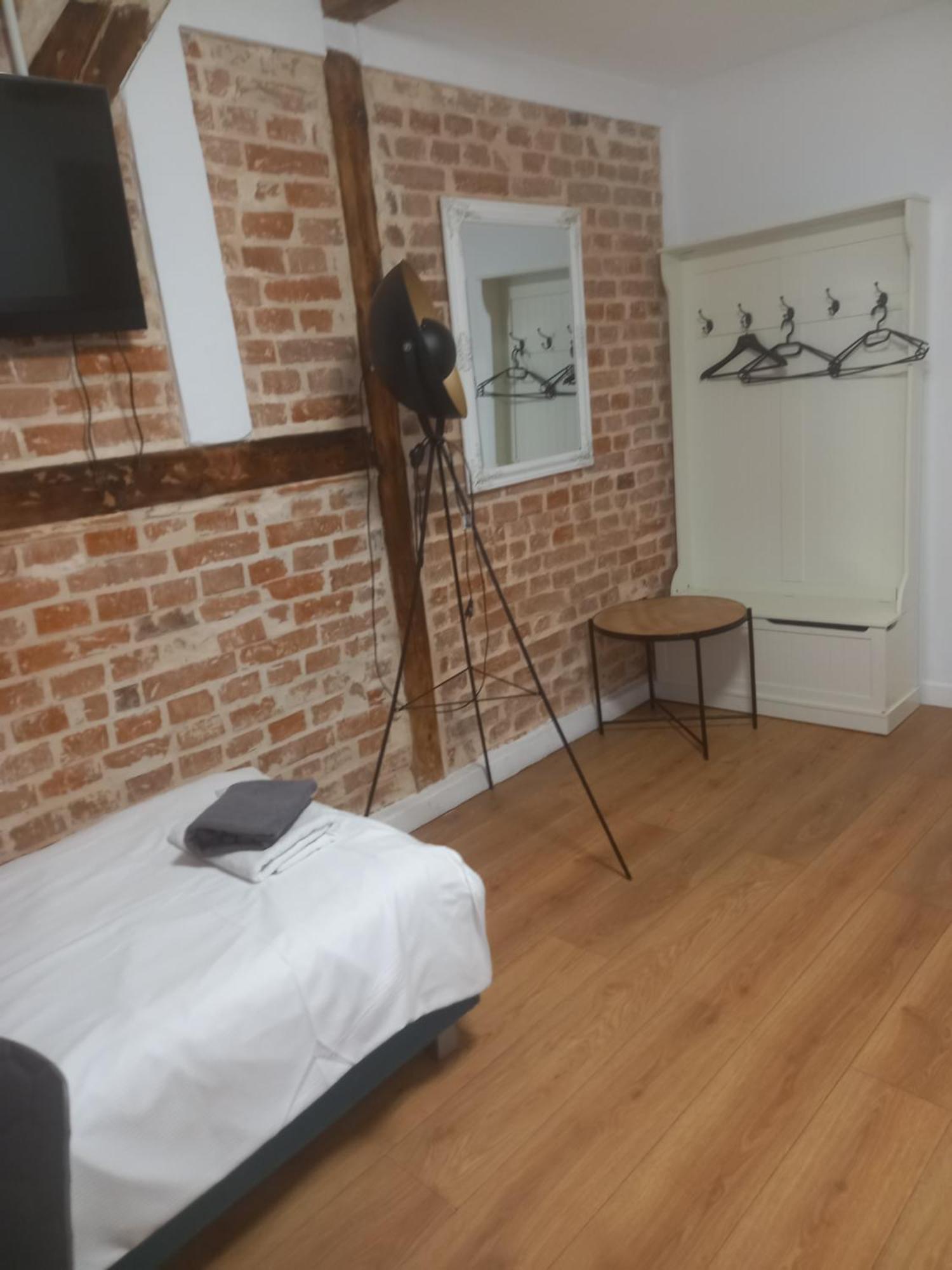 Leon'S Rooms Жари Екстер'єр фото
