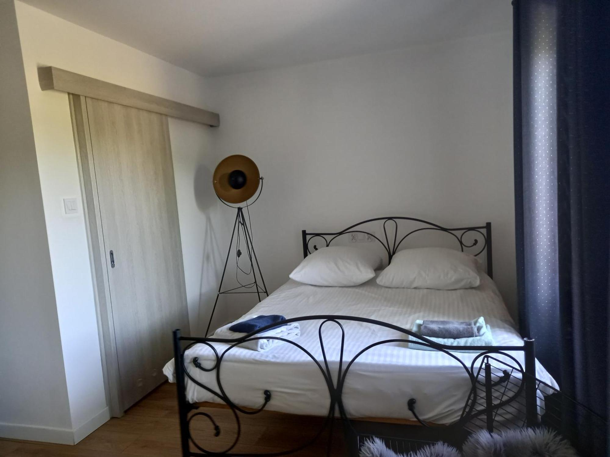 Leon'S Rooms Жари Екстер'єр фото