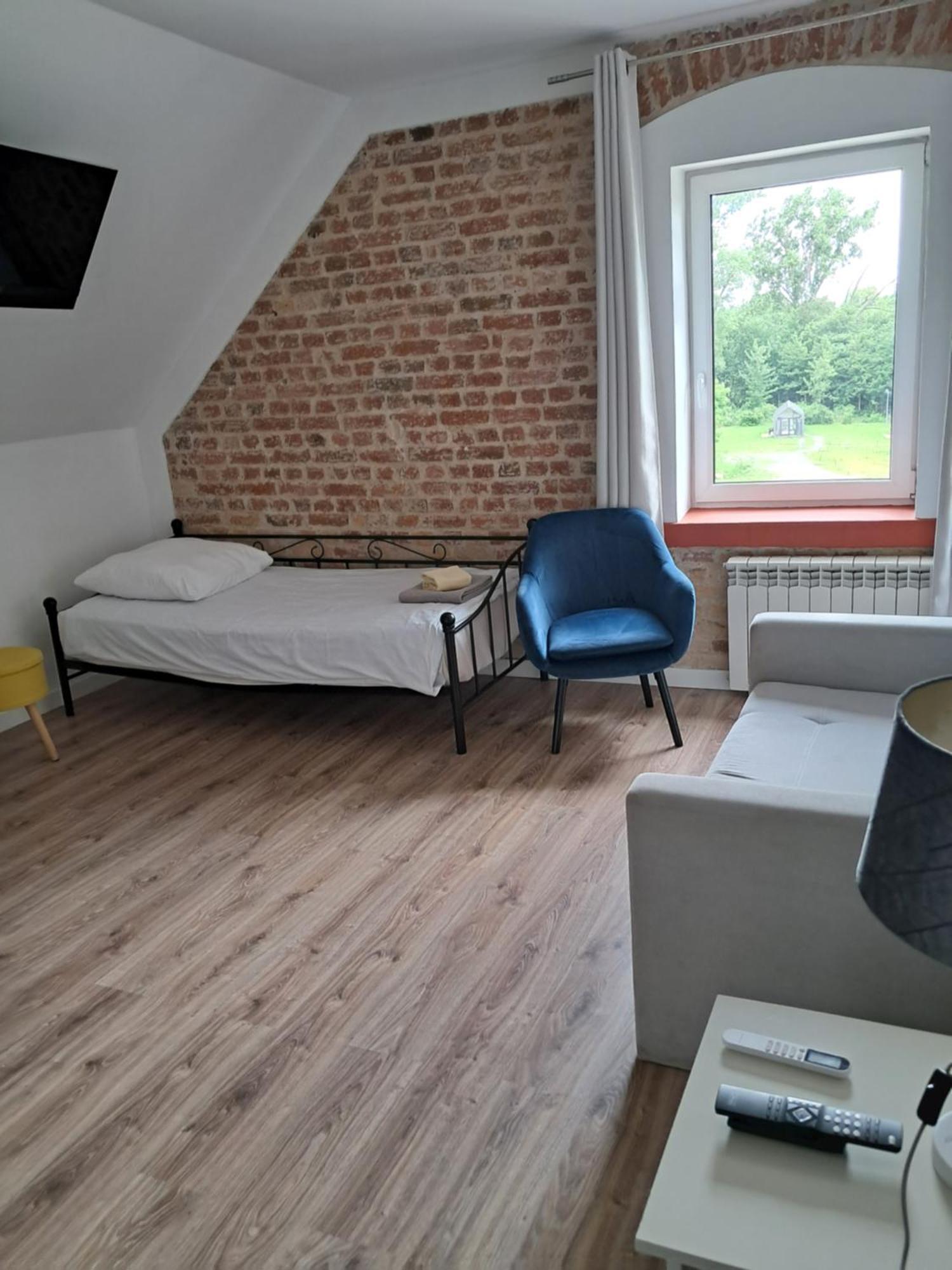 Leon'S Rooms Жари Екстер'єр фото