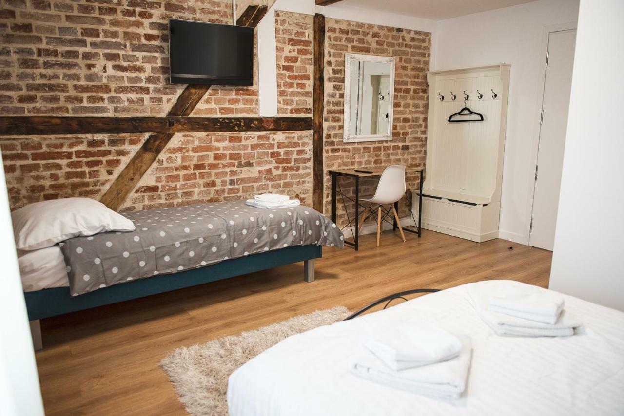 Leon'S Rooms Жари Екстер'єр фото