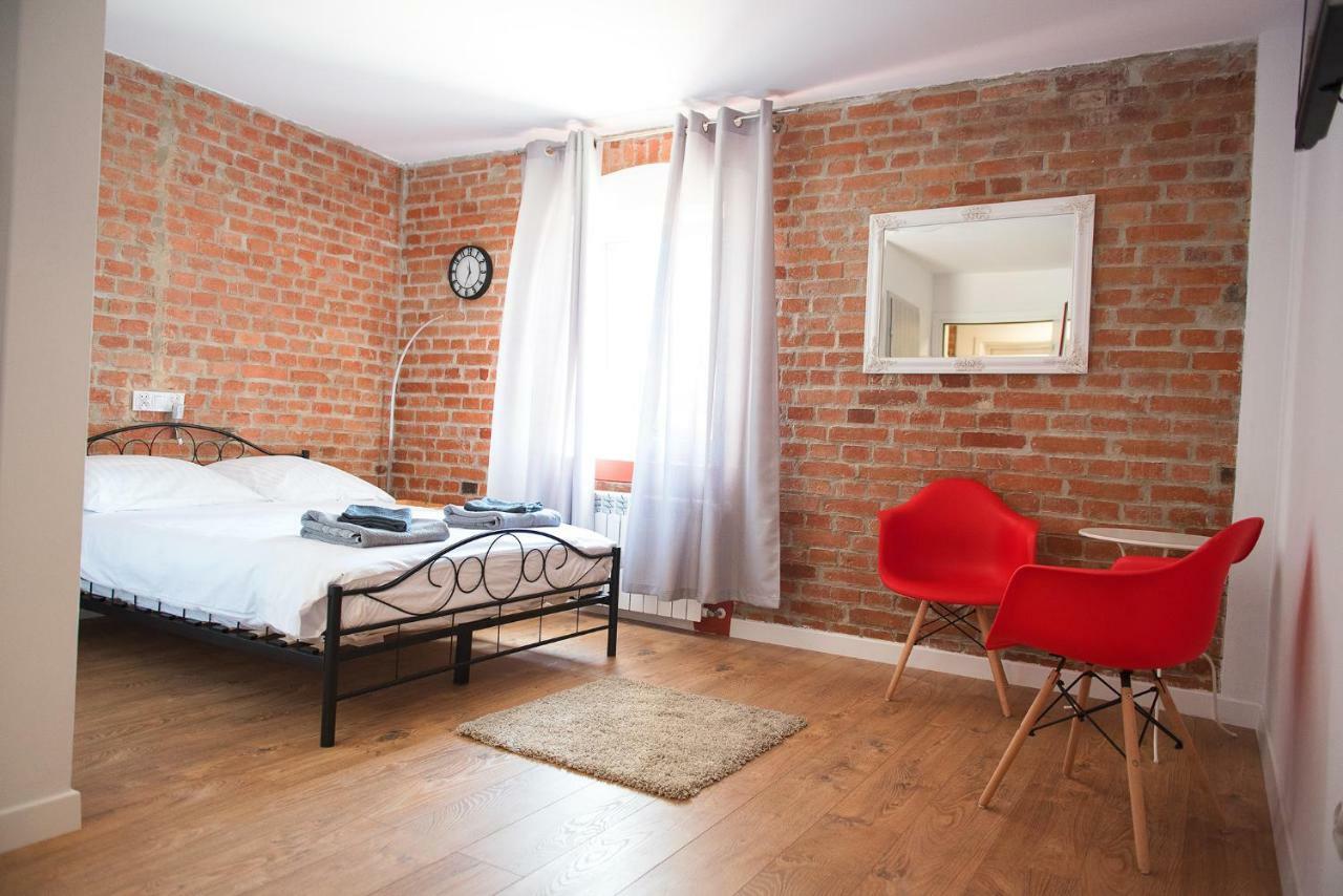 Leon'S Rooms Жари Екстер'єр фото